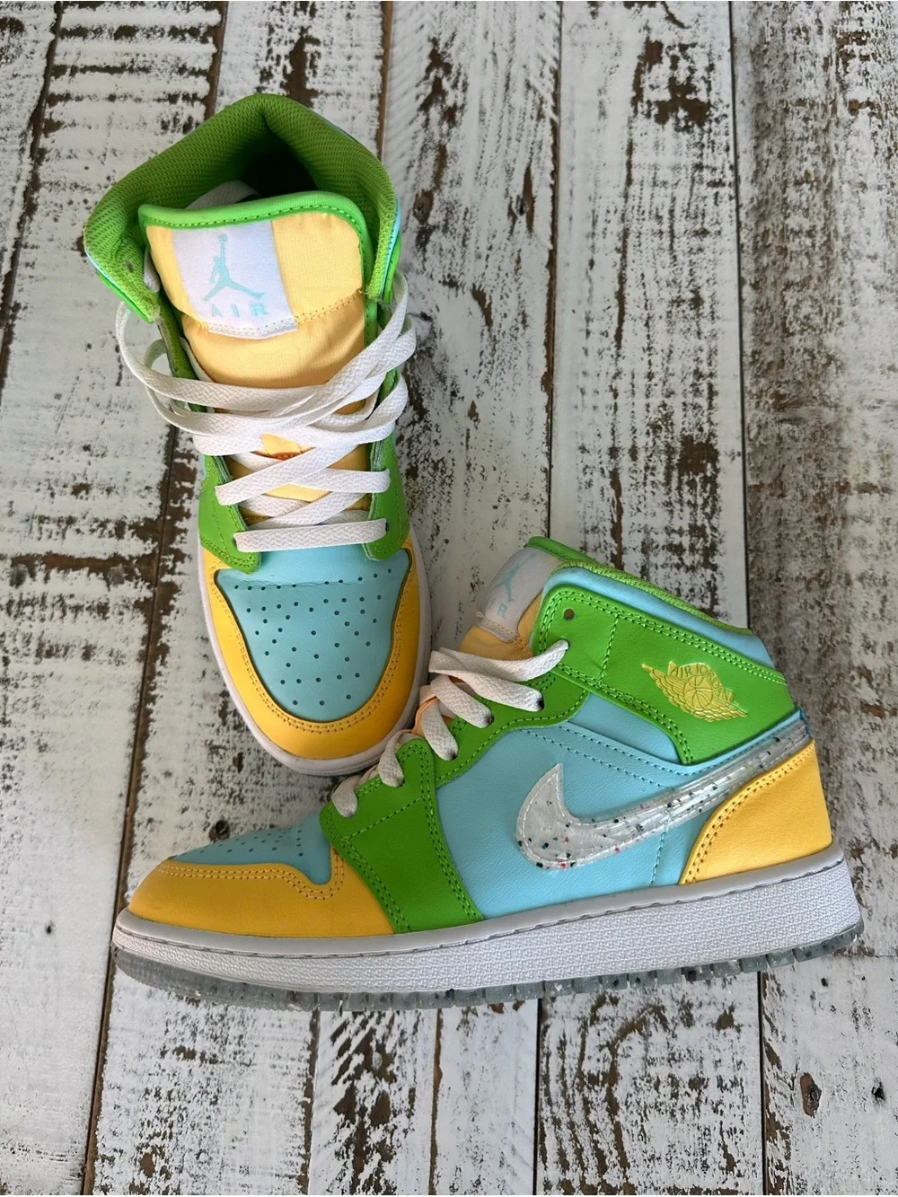 Nike Jordan 1 Mid SE (Glacier Ice, Citron Pulse, Action Green) - Youth 5